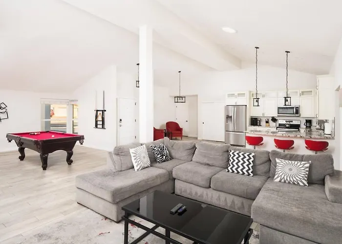 Moon Valley Manor * Phoenix