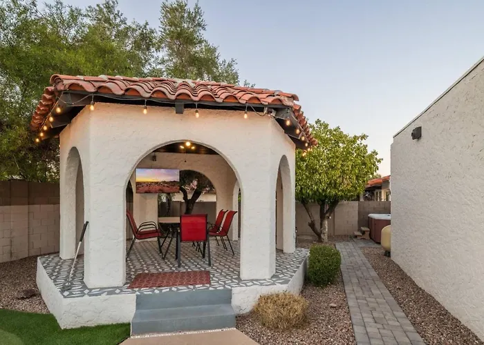 Moon Valley Manor Holiday home
