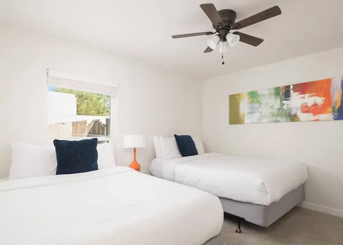 Moon Valley Manor Holiday home
